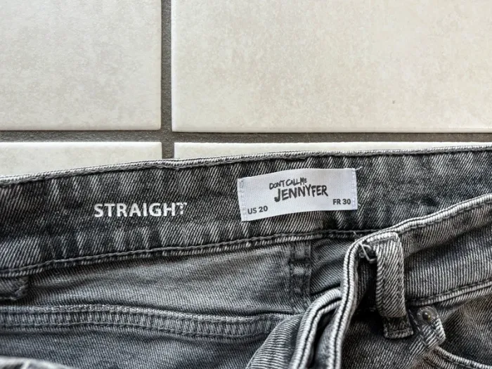 Jeans Jennyfer Straight T.30 TB etat - photo numéro 2