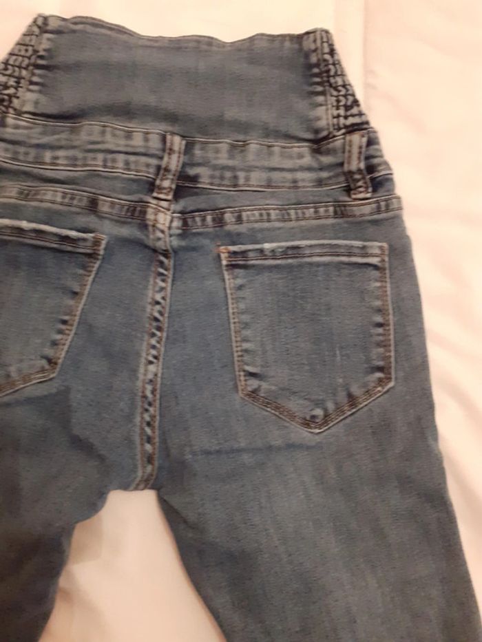 Jeans bleu  taille montante - photo numéro 6
