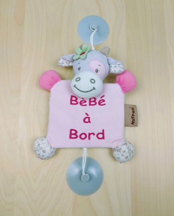 Doudou vache rose Alizée Nattou "bébé à bord" signalétique voiture 2 ventouses