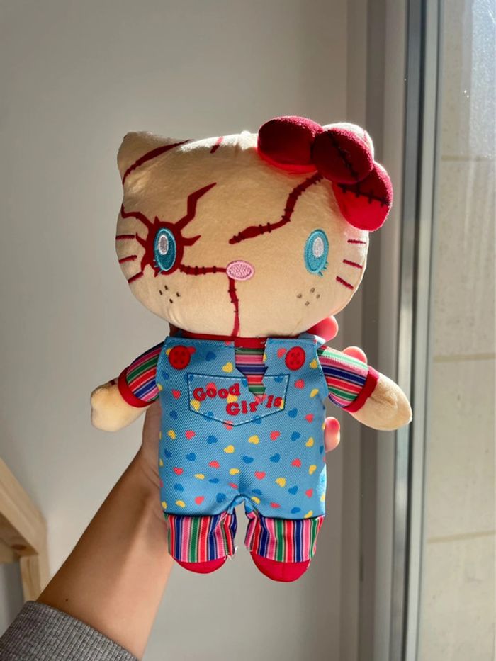 Peluche Sanrio Hello Kitty x CHUCKY
