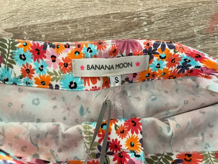 Short fleuri Banana Moon taille S neuf - photo numéro 3