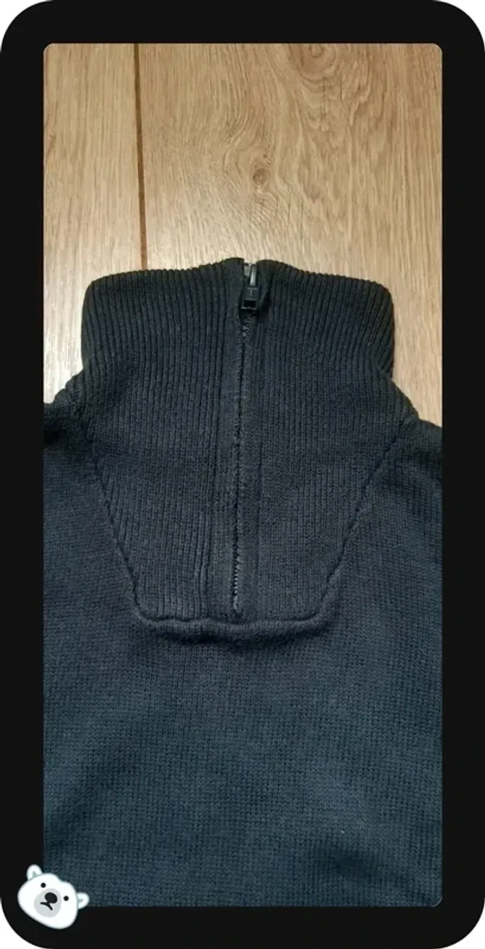 Pull tape à l'oeil "camionneur " bleu foncé 4 ans en parfait état - photo numéro 3