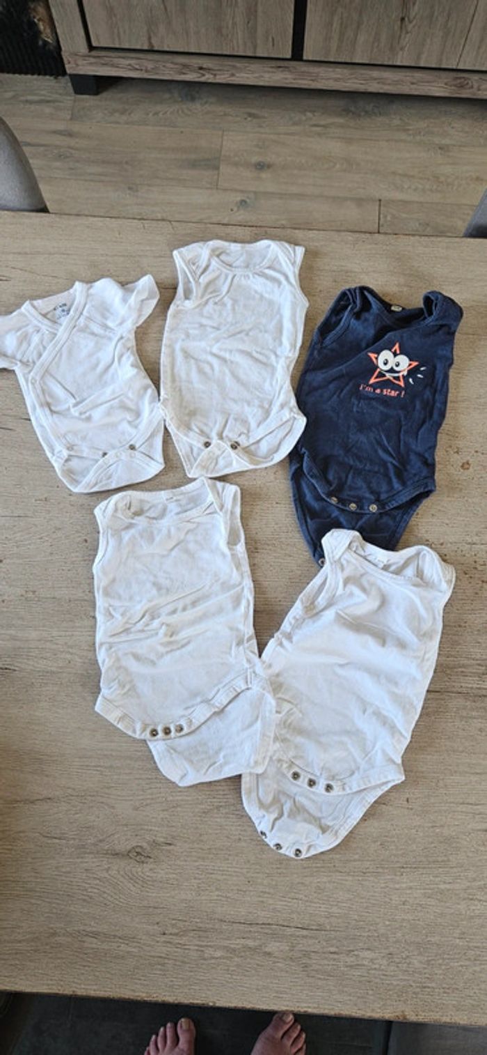 Lot de 5 bodies, 0/1 mois (50/56), manches courtes - photo numéro 2