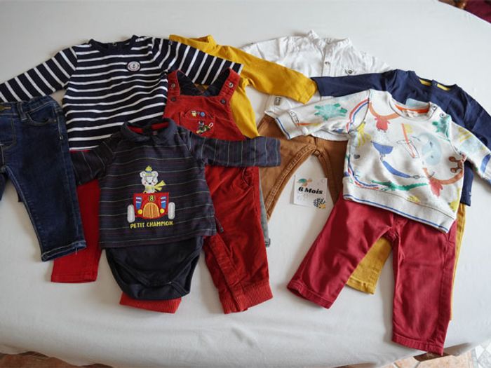Lot Vêtements 6 mois : 6 Pantalons + 1 Salopette + 6 Hauts (Sergent M, Catimini, Levi's, Zara)