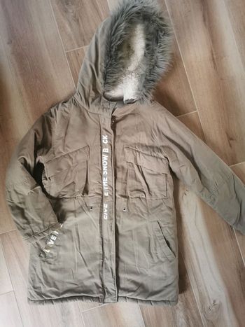 Manteau mi-long avec capuche kaki 12 ans