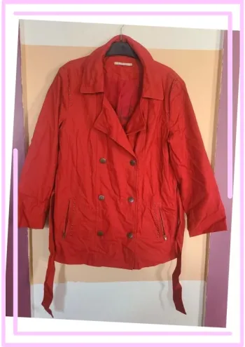 Veste rouge taille 40