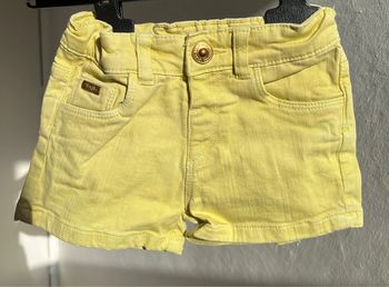 Short jaune