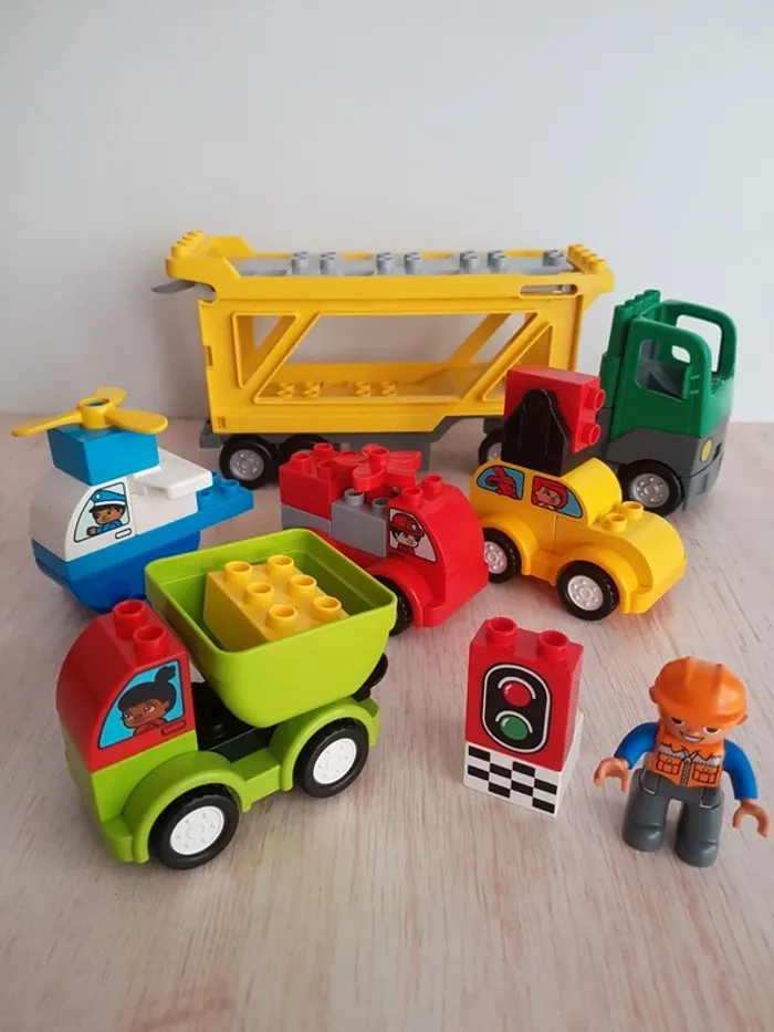 Camion transporteur et véhicules Lego Duplo - photo numéro 2