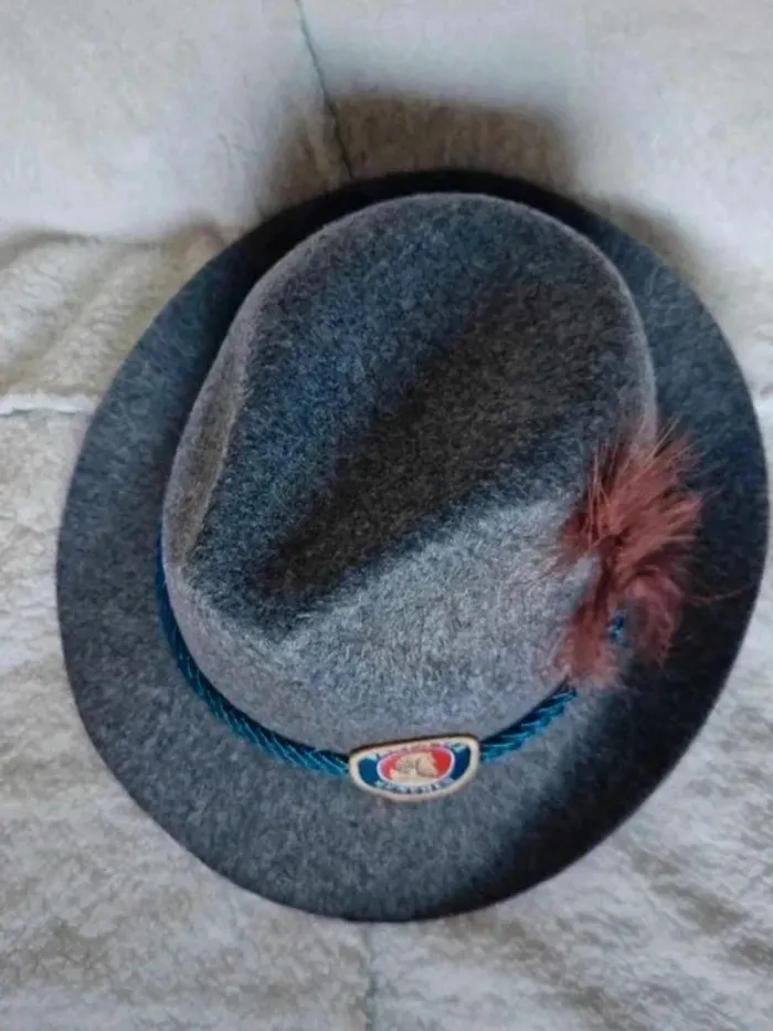 Chapeau gris - Paulaner 🎩 - photo numéro 3