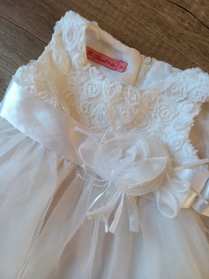 Robe blanche cérémonie 3 Mois - photo numéro 9