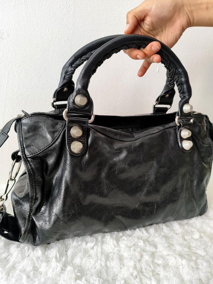 Sac à main Balenciaga modèle City en cuir noir - photo numéro 6