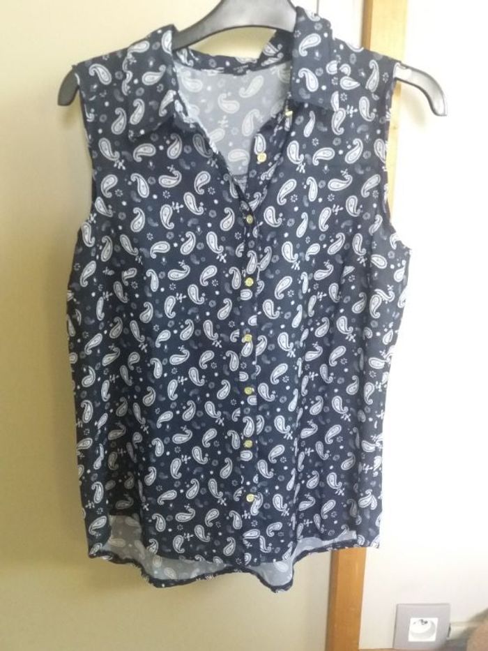 Débardeur style chemisier à motif
