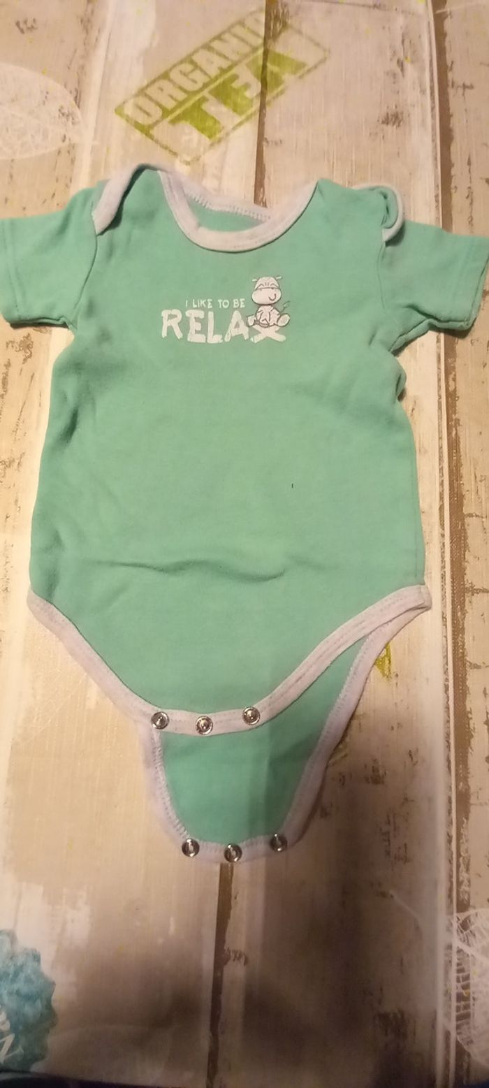 Lot pyjama et body manches courtes garçon 9 mois - photo numéro 2