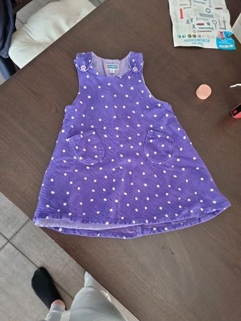 Robe violette à poids marese 2 ans très bon état doublée