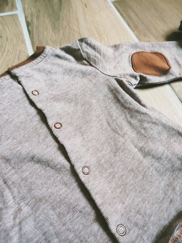 🐶Obaïbi - Ensemble Pantalon molletonné marron et T-shirt motifs ours- Taille 3 mois - photo numéro 5