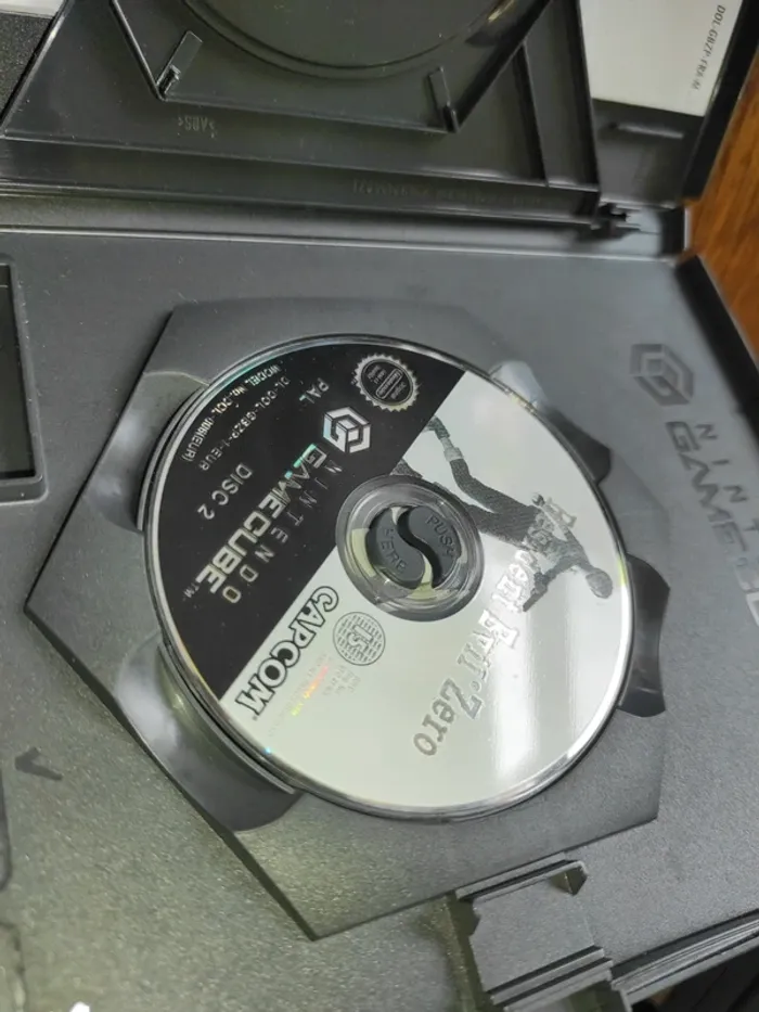 Résident evil nintendo GameCube - photo numéro 4