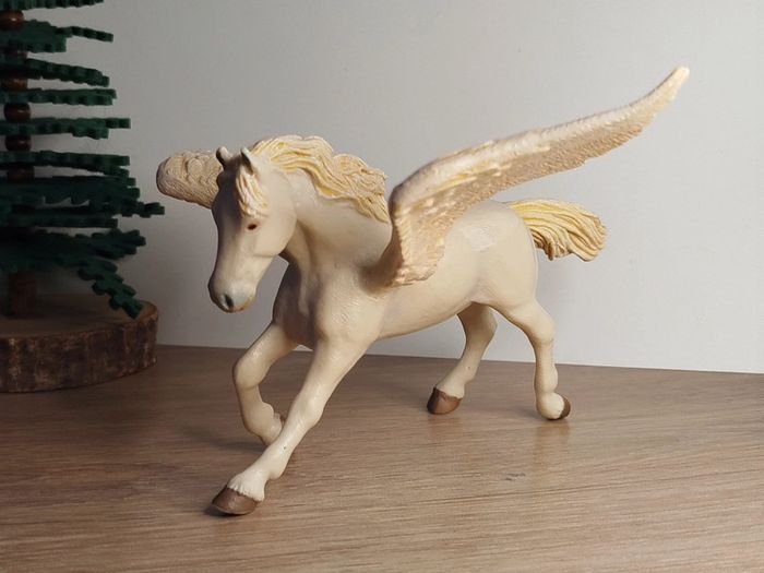 Figurine Pégase blanche adulte Papo Animal imaginaire Bayala - photo numéro 2