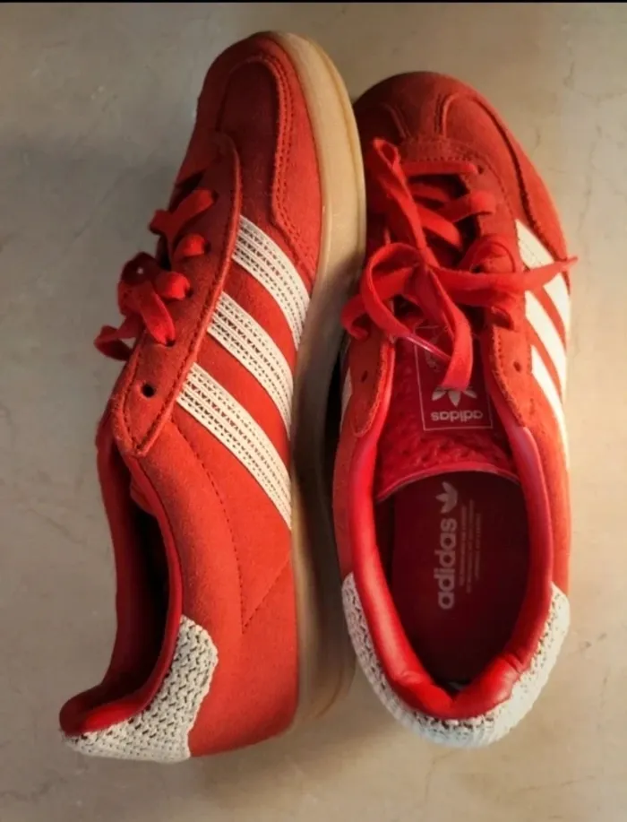 Baskets Adidas Gazelle rouges originales motif dentelle - photo numéro 6