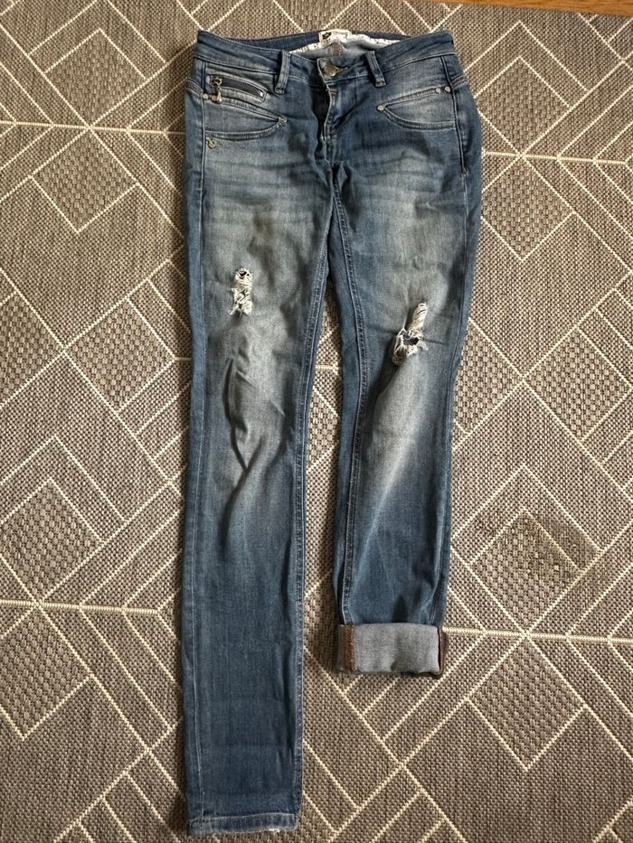 Jean troué - photo numéro 3