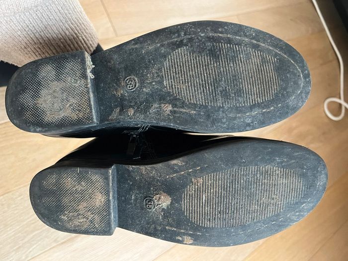 Vends bottines vernis noir philov de chaussea taille 38 état satisfaisant - photo numéro 6
