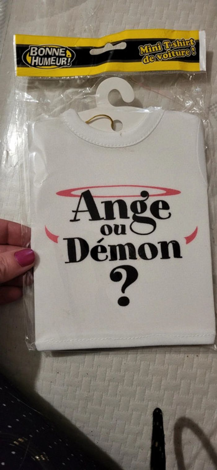 Sticker voiture - photo numéro 1