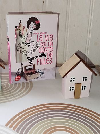 📚Livre de poche La vie est un conte de filles Tome 1 A partir de 13 ans