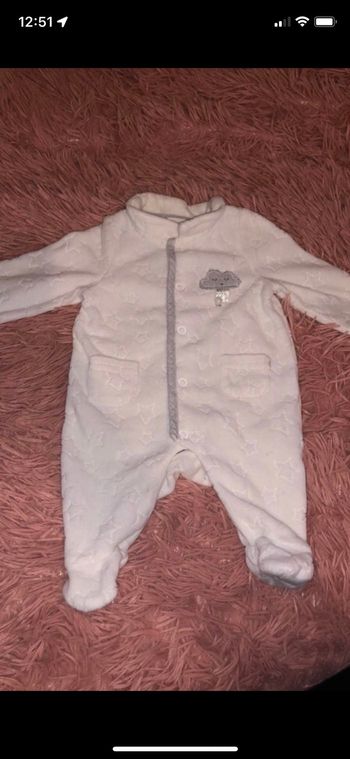 Pyjama tape a l’œil