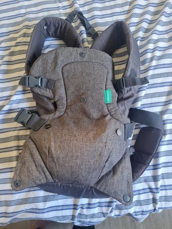 Porte bebe infinito 4-1 comme neuf