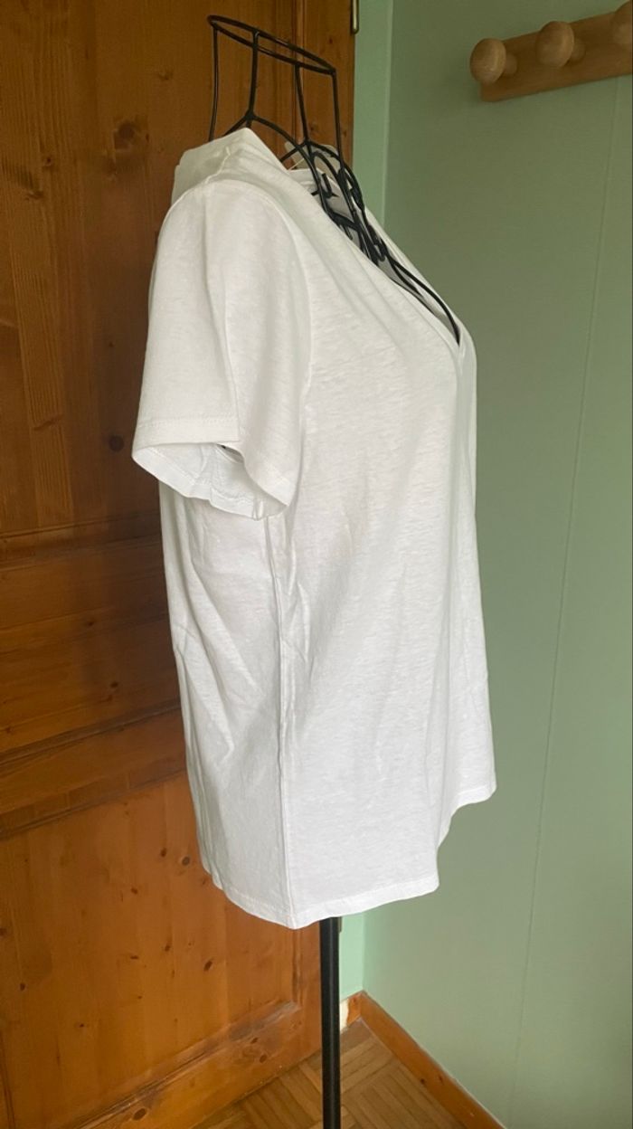 T-shirt Levi's blanc à manche courte - col V - NEUF avec étiquette - taille S / 36 - photo numéro 10
