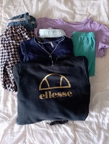 Lot de vêtements taille 8 ans