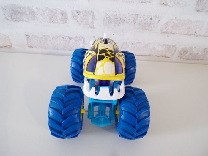Monster Trucks - Hotwheels - Hot Wheels - Piranah (J25) - photo numéro 4