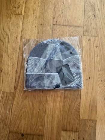 bonnet Lv gris 