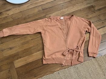 cache cœur beige corail à lacets