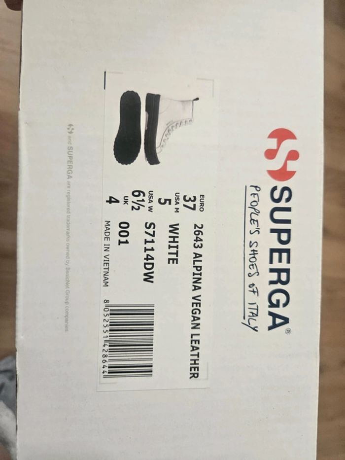 Bottines Superga blanches neuves jamais portées dans leur boîte d'origine taille 37 - photo numéro 10