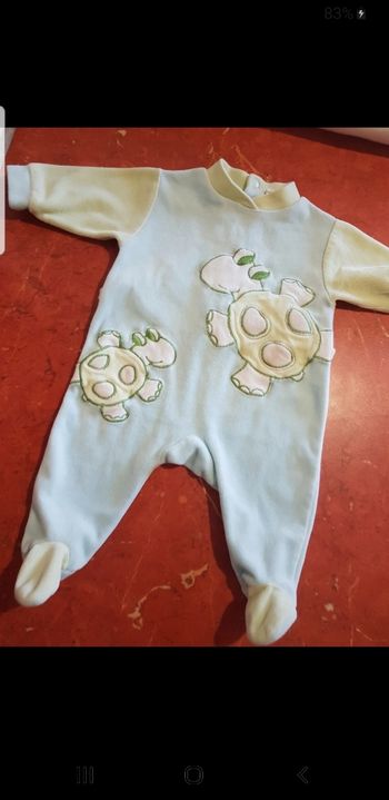 Pyjama bébé taille 1 mois