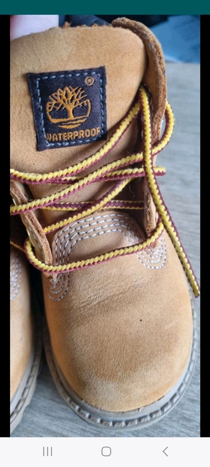 Bottines Timberland T22 beige parfait état cuir - photo numéro 3