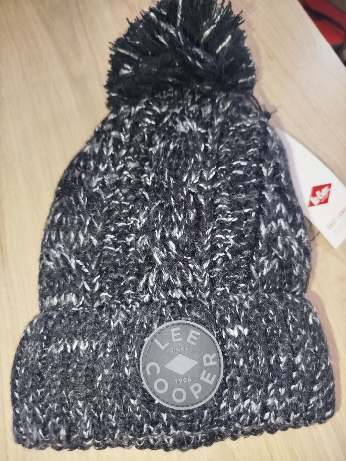 Bonnet avec pompon - photo numéro 5