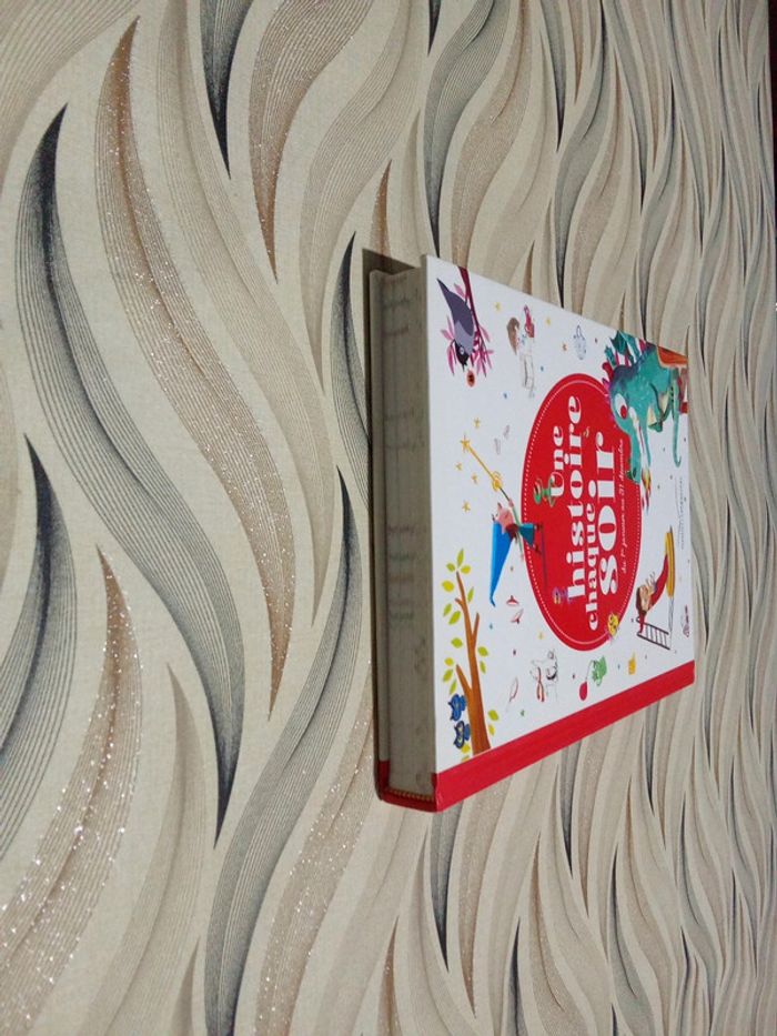 Livre, 365 histoires pour s'endormir chaque soir! - photo numéro 4