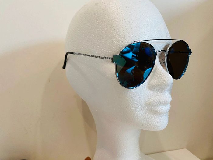 Lunette de soleil miroité en bleu UV protection catégorie 3 - photo numéro 10