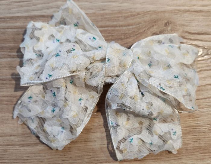 Adorable rubain nœud avec clips