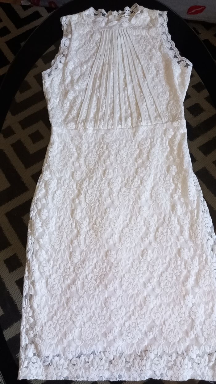 Robe blanche en dentelle – Miss One – Taille M - photo numéro 8