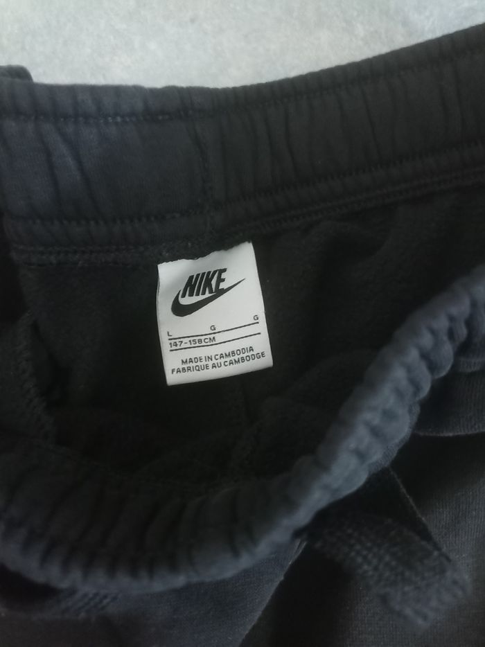 Ensemble Nike 11/12 ans - photo numéro 5