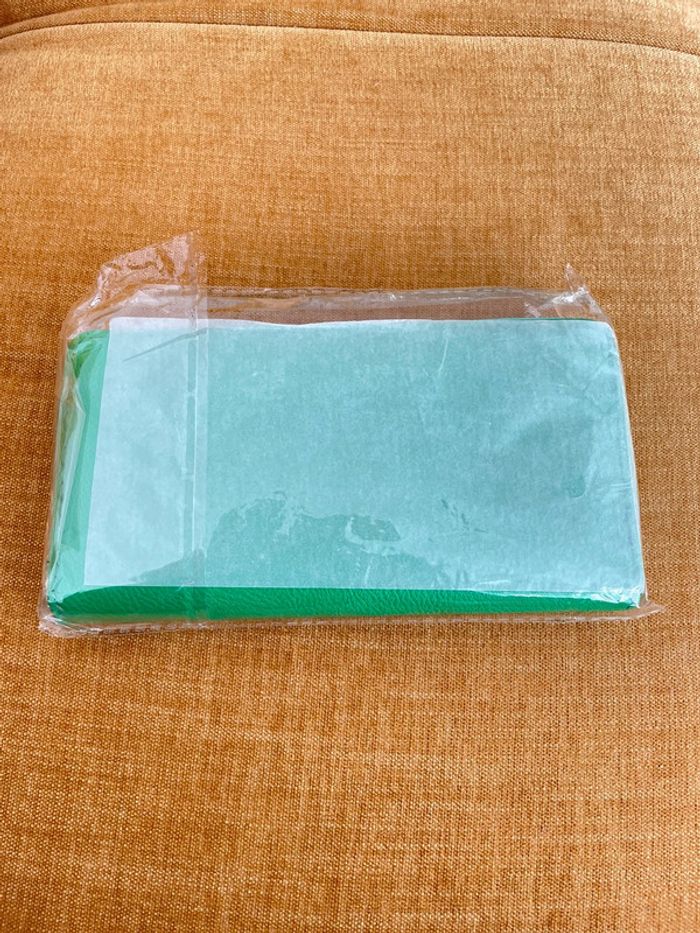 Portefeuille vert neuf - photo numéro 3