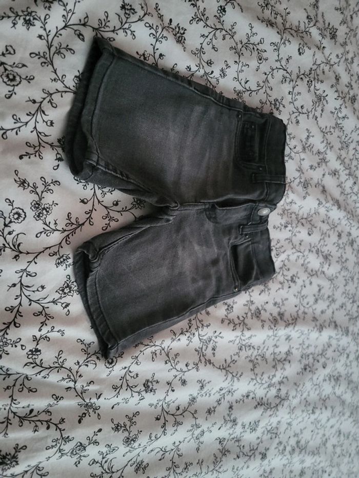 Short 3 ans