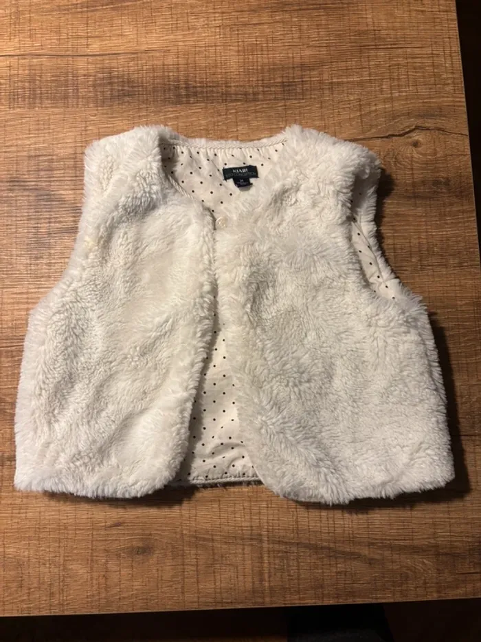 Gilet fourrure sans manche Kiabi