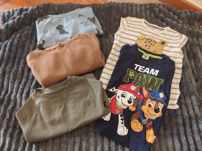 Lot 5 pièces pull +t shirt