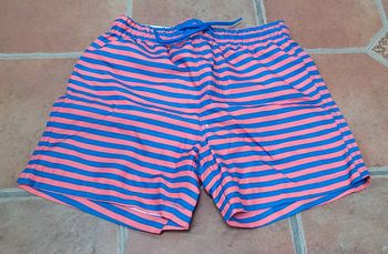 Short de bain neuf avec étiquette 6/8 ans