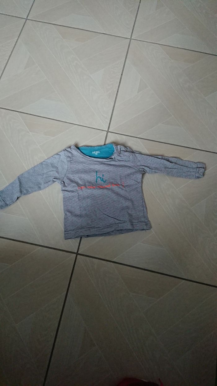 T-shirt manches longues blanc et rayures grises