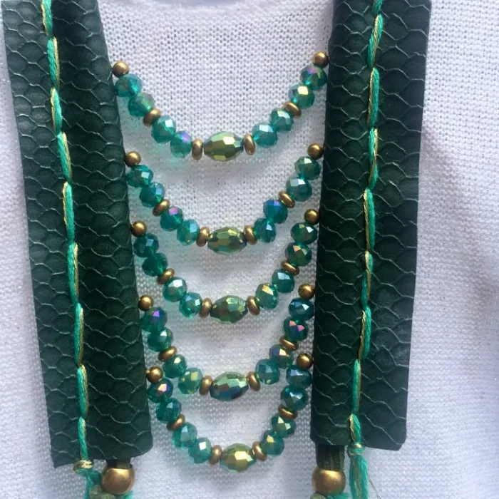 Collier cuir perles et plumes - photo numéro 2