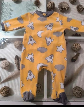 Pyjama 6 mois très bon etat